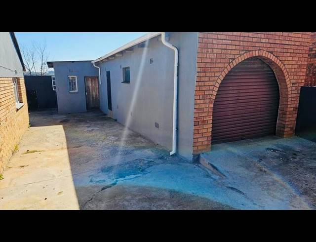 3 BEDROOM HOUSE FOR SALE IN NEWCLARE